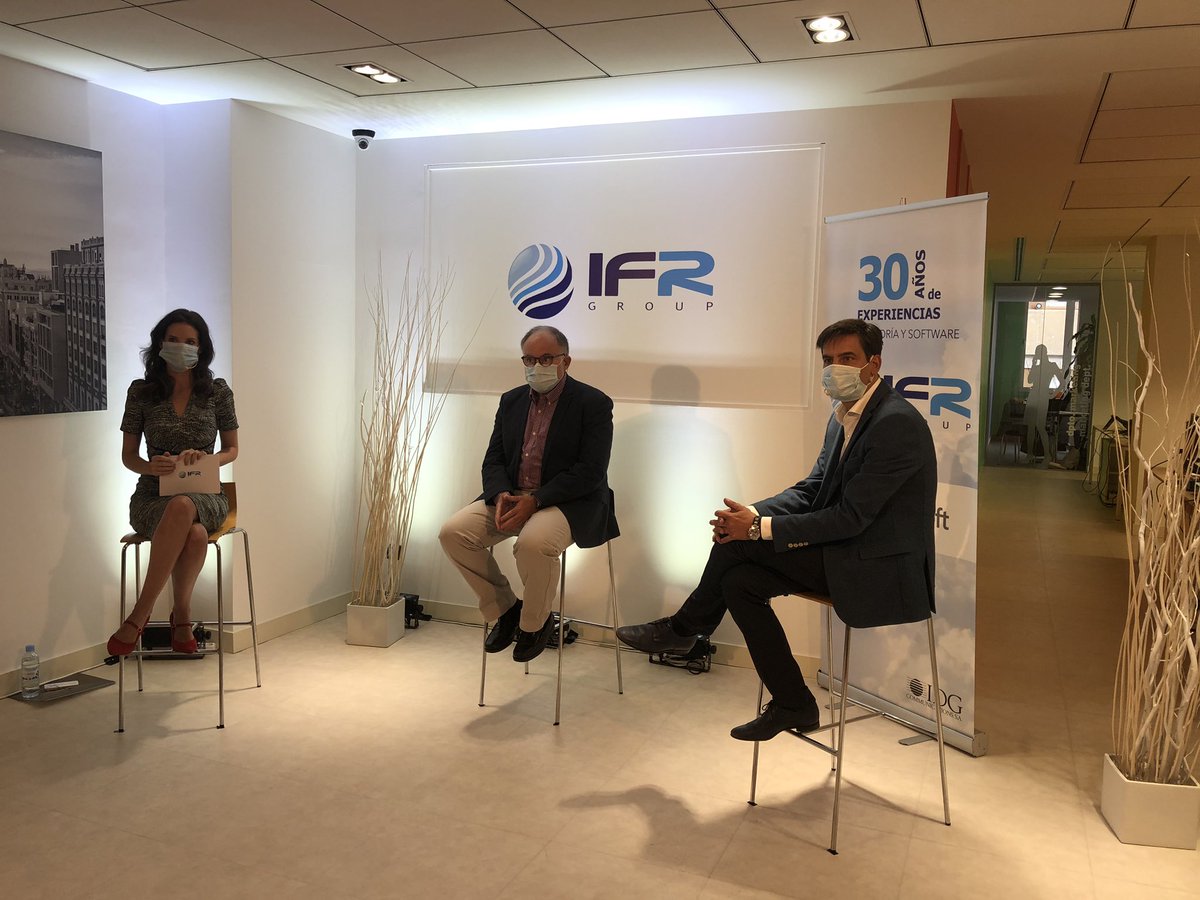 EternumEvents's tweet photo. Empezamos el coloquio del #EventoOnline de @IFR_Group, con dos expertos: Rafael Giraldo del @CNB_CSIC y Óscar Mozo de @Microsoft @MS_Empresas. Presenta y modera: @monivalle https://t.co/p2SNKQlN7J