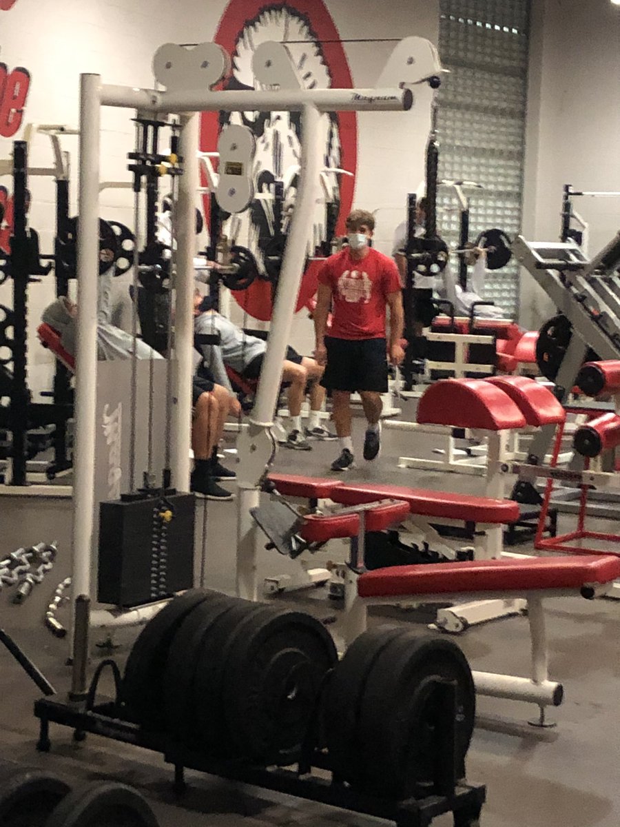 coachoswalt's tweet photo. #riseandgrind 5am optional workout... they ALL showed! This group is #committed 2 DAYS UNTIL SHOWTIME!!! @CVHS_Football https://t.co/Kw0A51Qwet