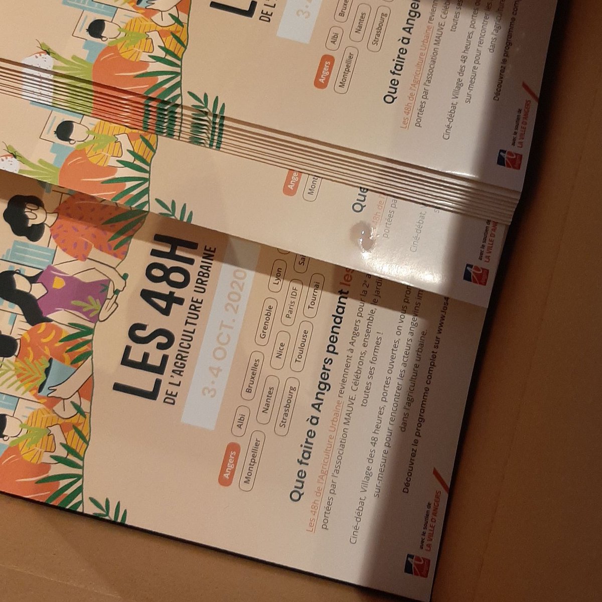 Demandez le programme ! Retrouvez la programmation des #48hAU2020 en version papier ou on-line 
&gt; 02/10 : ciné-débat <a href="/400coups_angers/">Les 400 coups</a> - 03/10 : Village des 48 heures #Angers / ateliers, rencontres, animations - 04/10 : portes ouvertes dans les jardins 
les48h.fr/villes/angers/