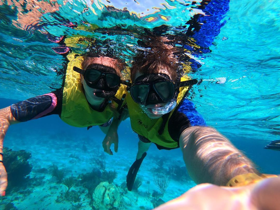 visitbacalar's tweet photo. ¿Ir a la playa estando en Bacalar? 😯🌊 ¡Claro que se puede! En menos de 90 minutos puedes estar frente al mar de @VisitaMahahual, un lugar ideal para #snorkelear o para descansar. Tú decides.
📸: david_schweiner & paulinaixchelt vía IG
#CaribeMexicano https://t.co/n5Ug3CFvS5