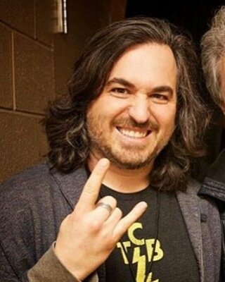 I can't get over how cute <a href="/BQQuinn/">Brian Quinn</a> is here 😩😍💕 

Such a caring, cute, funny soul. I cling to his podcast for some relief from the daily bs. Whenever I feel an arguement stirring I just listen to either the RnH Radio Program or TESD. It's like a virtual hug 🌞

#Bqquinn #TESD