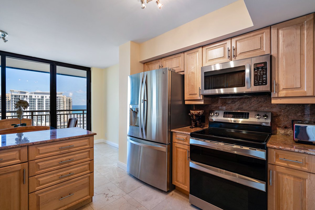 WFPSingerIsland's tweet photo. π₯Newly Listed In Oceantreeπ₯
ποΈ 3400 N Ocean Dr #1901, Singer Island, FL 33404
π² Call/Text Angela Voland at 561-232-4113 for more information!
View the Full Listing! π https://t.co/WHisUEcZT2
#SingerIslandCondos #SingerIslandLifestyle #CondosForSale https://t.co/6XfpvHWsNY