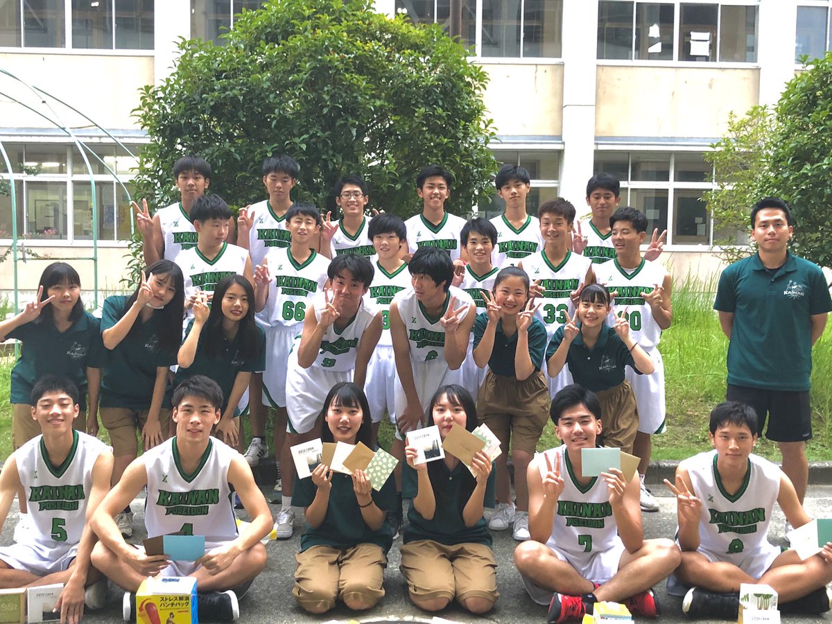 natumimi0708's tweet photo. かわいくて生意気な後輩と大好きな同級生たちに出会えて幸せでした。 https://t.co/dKXsrJlmkG