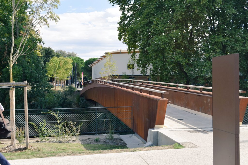 Inauguration de ce nouvel espace public en belvédère sur la Garonne, situé sur le site de Banlève-Mayssonnié. Ce projet s’inscrit dans le cadre du Grand Parc Garonne qui vise à valoriser les berges de la Garonne #Toulouse