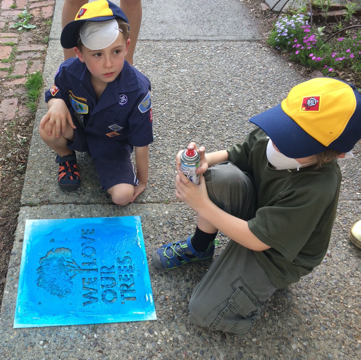 You don't need to be big to inspire change!

👊 💪 

#boyscoutsofamerica #weloveourtrees
