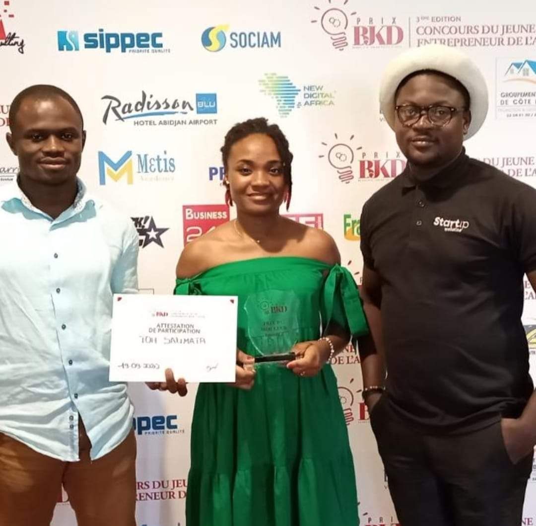 FandyPack's tweet photo. Hello chers followers !
Nous sommes heureux de vous annoncer que nous venons de remporter le 4ieme prix,
prix #BJKD du meilleur projet jeune entrepreneur de l'année 2020.
804 candidatures,10 finalistes.
#TeamAgribanana https://t.co/1RhatZxQYw