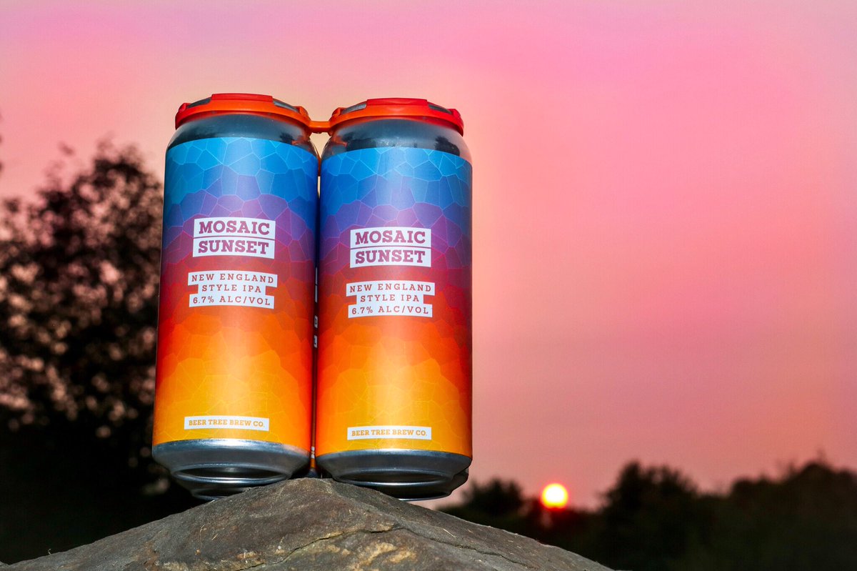 BeerTreeBrew's tweet photo. Don’t go chasing waterfalls but we definitely recommend chasing sunsets ☄️ #mosaicsunset #beertreebrewco #neipa https://t.co/vak5Sphs1s