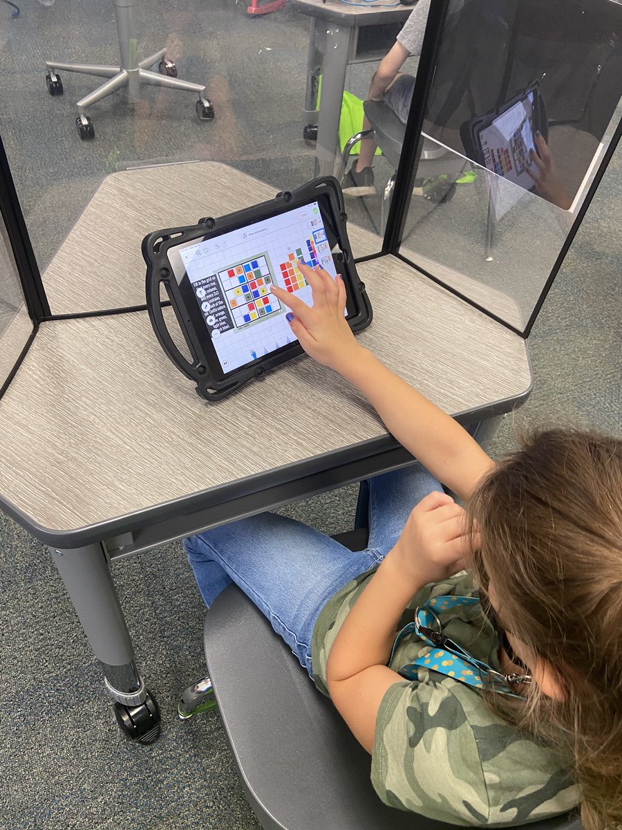 Waldo_SLE_GT's tweet photo. First grade sharpening their minds with color Sudoku #DeductiveThinking #ProblemSolving @GCISD @SLExDstars @GCSAGE https://t.co/hZQettduo7