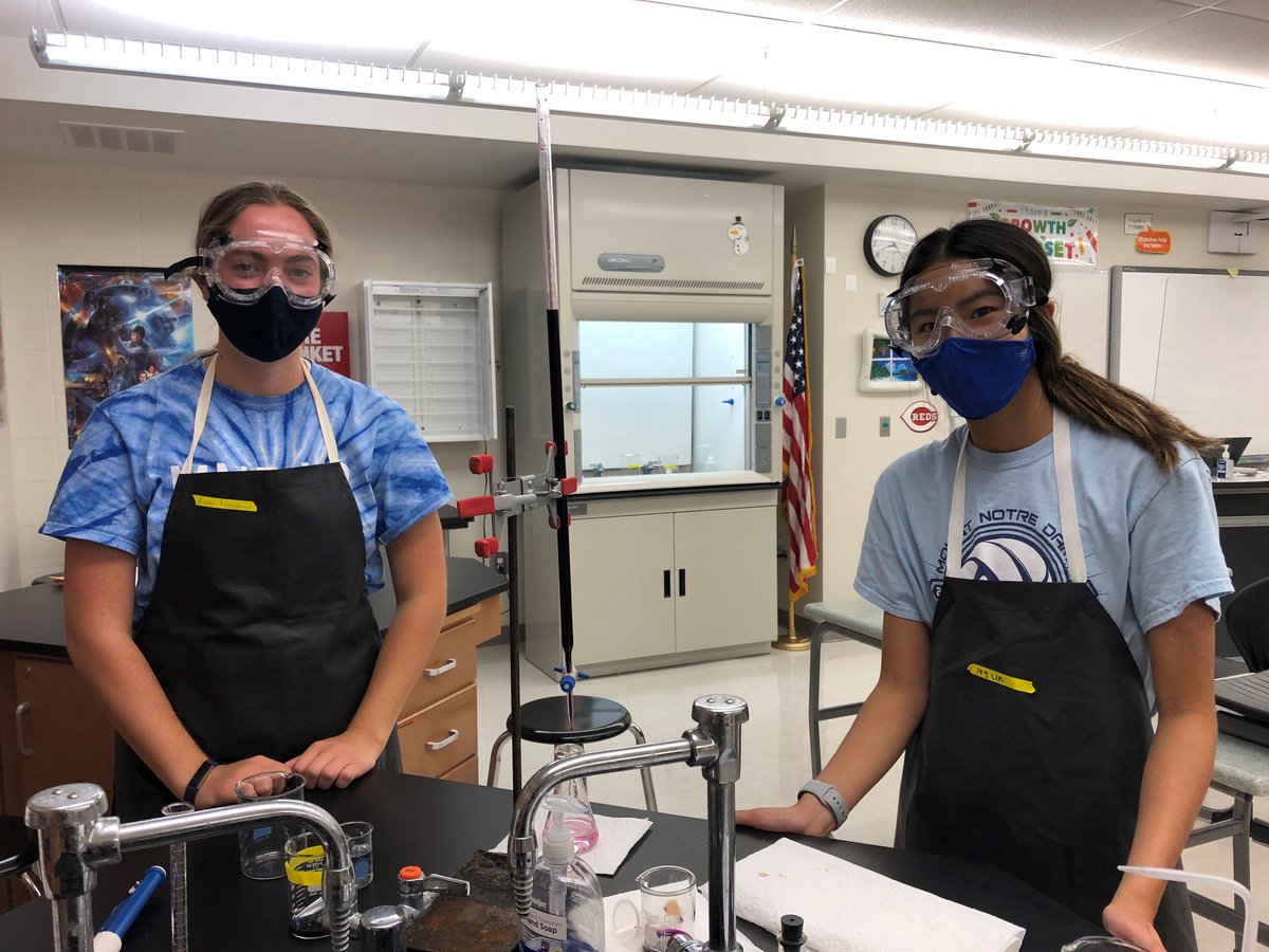 MNDCougars's tweet photo. Students in Mrs. Georgia Rutschilling's AP Chemistry conducted a oxidation-reduction titration in order to check the percentage of hydrogen peroxide in a bottle. #STEM #ScienceIsDiscovery https://t.co/OjxMEgrMy6