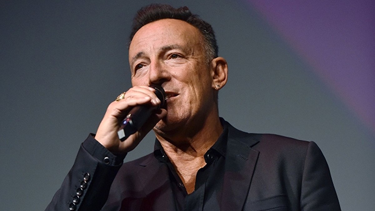 marczak_rob's tweet photo. Birthdays: September 23 [2 of 6]

#BruceSpringsteen (Musician)
#DanToler (Guitarist)
#ElizabethPena (Actor)
#HasanMinhaj (Comedian)

Click on photo to enlarge.

Follow @marczak_rob to see Birthday Announcements daily.

Please RT [#rjm] https://t.co/bx6gqnBgs1