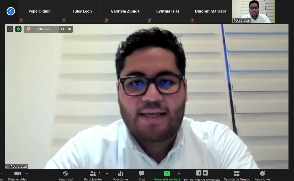 eiceuac's tweet photo. Los estudiantes de la asignatura “Creación de escenarios sonoros para Broadcasting” platicaron con Pedro Leal (@SoyPedroLeal), egresado de la licenciatura en #Comunicación y creador del podcast #GolpeDeRealidad 🎙.
#OrgulloComu https://t.co/BKtieCA7rq