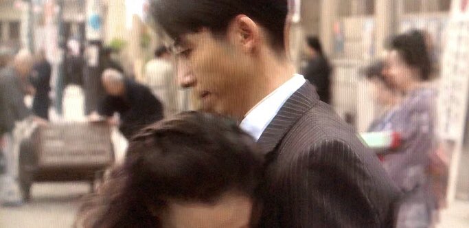 Icewine 高橋一生 スパイの妻カウントダウン スパイの妻公開まであと22日 監督のインタビューの中に 8kは背景の細部まで見えてしまうので街ゆく人々の髪型や服装は出来る限り忠実に再現したとありました 国民服やモンペは当たり前ですが よく見ると Icewine 高橋一生 スパイの妻カウントダウン スパイの妻公開まであと22日 監督のインタビューの中に 8kは背景の細部まで見えてしまうので街ゆく人々の髪型や服装は出来る限り忠実に再現したとありました 国民服やモンペは当たり前ですが よく見ると