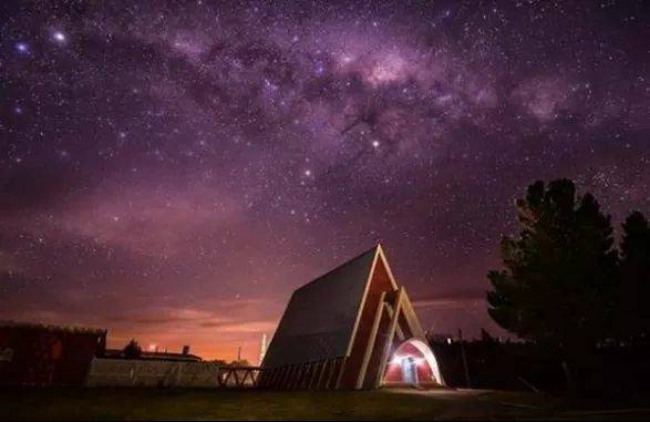 magallappnes's tweet photo. Iglesia de Cerro Sombrero, declarada Monumento Nacional y Zona Típica, Comuna de Primavera. 🥰
#magallappnes 💙💛
.
.
.
.
.
📸 @eduardohernandezfotografia
.
.
.
.
.
#cerrosombrero #visitpatagonia #travel #viajem #bestintravel 
#bestvacations #bestpicture #photography https://t.co/uNwvCXu7u7