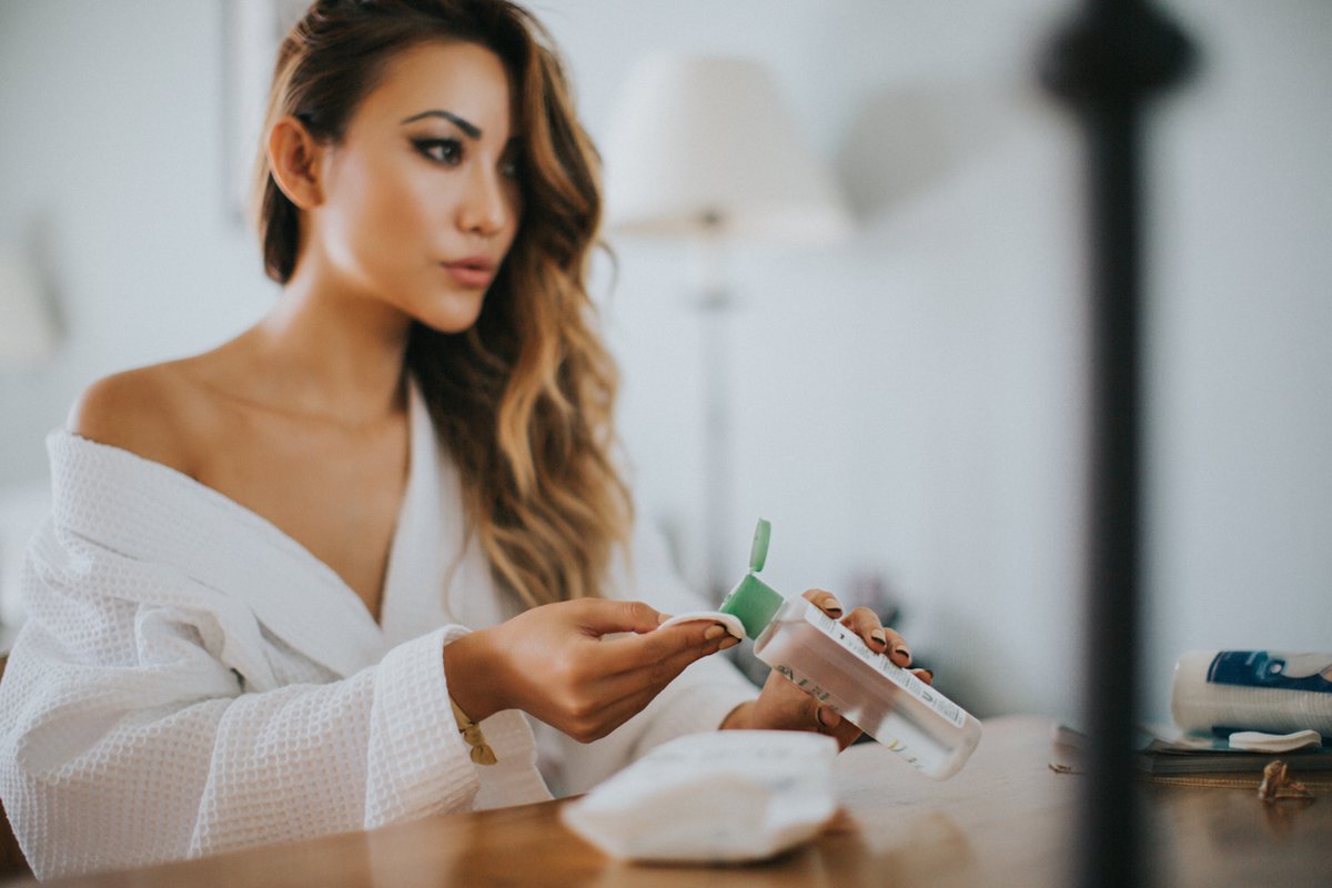natural_radiant's tweet photo. #SkincareTip! #Retweet this for someone who needs to hear this..!

In order to keep your skin healthy, change your pillowcase ONCE every two weeks!

#naturalradianttips #naturalradiantlife #skincare #skincarebrand https://t.co/QVTl9TxRyk