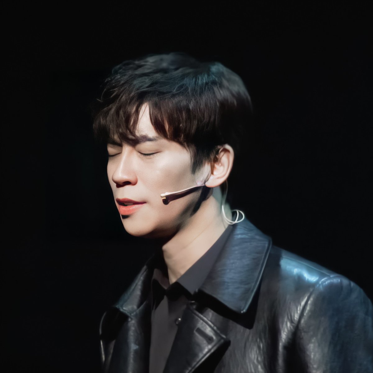 Rok_image's tweet photo. #shinsungrok #신성록 #taesu #태수 #musical #뮤지컬 #sandglass #모래시계 https://t.co/q9Lns3eLwm