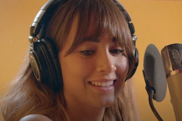 ¿No te has enterado? <a href="/Aitanax/">AITANA</a> interpreta el tema de la nueva peli #MasAllaDeLaLuna ¡y nos encanta! 😍 bit.ly/3hZeUm6
