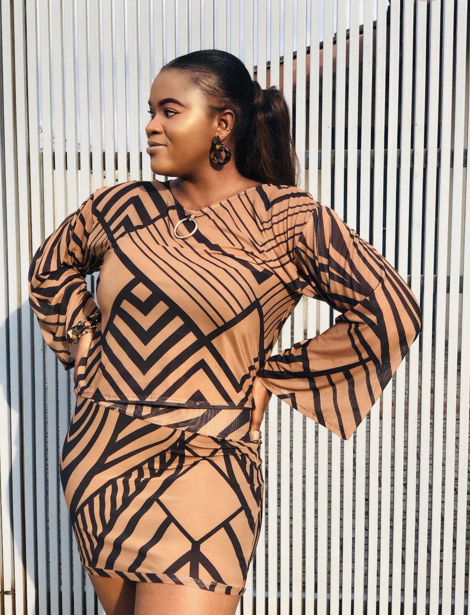 Neyemod's tweet photo. 𝑁𝑒𝑤 𝐶𝑙𝑎𝑠𝑠𝑖𝑐 𝐸𝑐𝑙𝑒𝑐𝑡𝑖𝑐•••𝐵𝐸𝐿𝐿𝐴 𝑇𝑊𝑂 𝑃𝐼𝐸𝐶𝐸 𝐴𝑣𝑎𝑖𝑙𝑎𝑏𝑙𝑒 𝑖𝑛 𝑜𝑛𝑙𝑦 2 𝑜𝑡ℎ𝑒𝑟 𝑝𝑟𝑖𝑛𝑡 𝑑𝑒𝑠𝑖𝑔𝑛𝑠 ☀︎︎ @neyemod #fashion 
Size 6-14 N9,000
Size 16-20 N12,000 https://t.co/wBugazHnDc