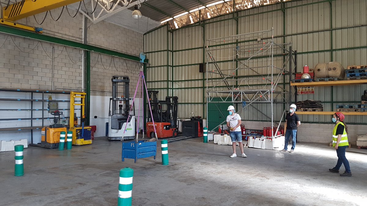 iftem's tweet photo. Ejercicio de movimiento de carga 🧲⬅️📦 
Curso abierto de Grúa Puente realizado en nuestras instalaciones de #IFTEM en #Torrejón de Ardoz 
Formaciones de equipos de trabajo respetando el procedimiento frente al #COVID19 😷👑🦠
https://t.co/K96cguDLlp https://t.co/IV8NxfkmqQ