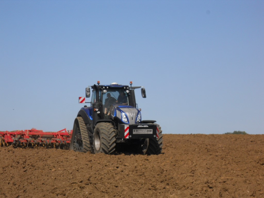 ErnestDoeSons's tweet photo. Very well received New Holland Agriculture T8.435 Demo over the weekend in Hertfordshire, ๐๐ช
For more information contact your local Ernest Doe branch or visit...
https://t.co/QNciLqF7l6
#ErnestDoe #BuyWithConfidence #OnlyBlueWillDo #NewHolland #Farmers #farming @NHAG_UKandROI https://t.co/yvbG0hSao1
