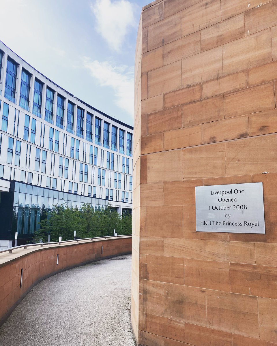 bierkellerLVPL's tweet image. 🌟💙WE LOVE LIVERPOOL💙🌟
 
Follow our Instagram campaign!
 
@ bierkellerliverpool 

Comment your reason why you love liverpool and the best one will get a free bevie! 🎉 🍻 

#visitliverpool #theguideliverpool #lookupliverpool #radiocity #liverpoolfc #evertonfc #liverpoollife