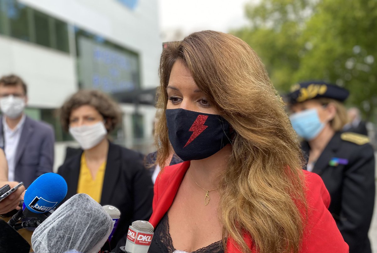 ActuStrasbourg's tweet photo. « J’appelle la société à ne rien laisser passer », #MarleneSchiappa est en visite à #Strasbourg ce mercredi après l’agression d’une jeune femme qui portait une jupe. https://t.co/hk6zfxxHaR