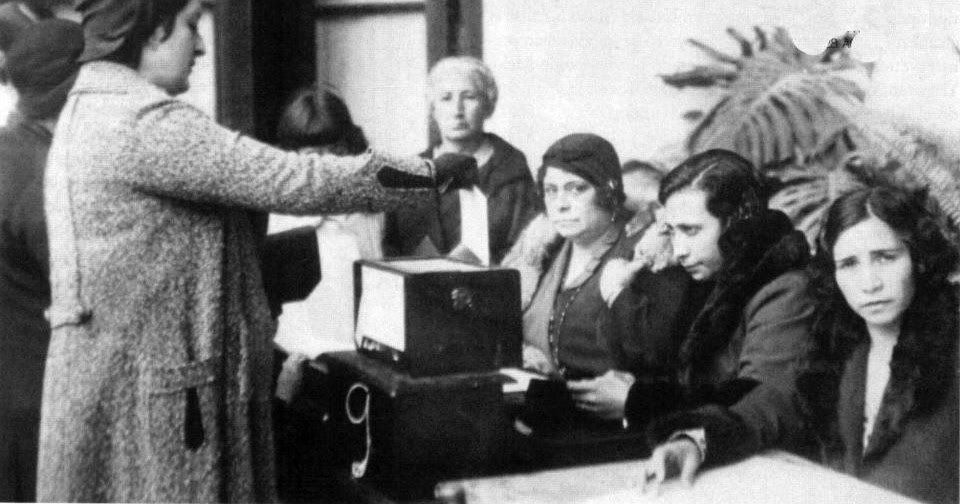 claudiaebalague's tweet photo. A 73 años de la promulgación de la ley de voto femenino en Argentina, “la ley Evita”, reivindicamos la lucha de tantas mujeres por los #derechospolíticos, como las pioneras Julieta Lanteri y Alicia Moreau. Pasan los años y en #SantaFe seguimos luchando por nuestra #leydeparidad https://t.co/HlufzDKtnM