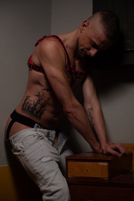 ?show love and RETWEET?
?onlyfans Special offer?
45% off 
Now only $5.10 subscribe and retweet. 

https://t