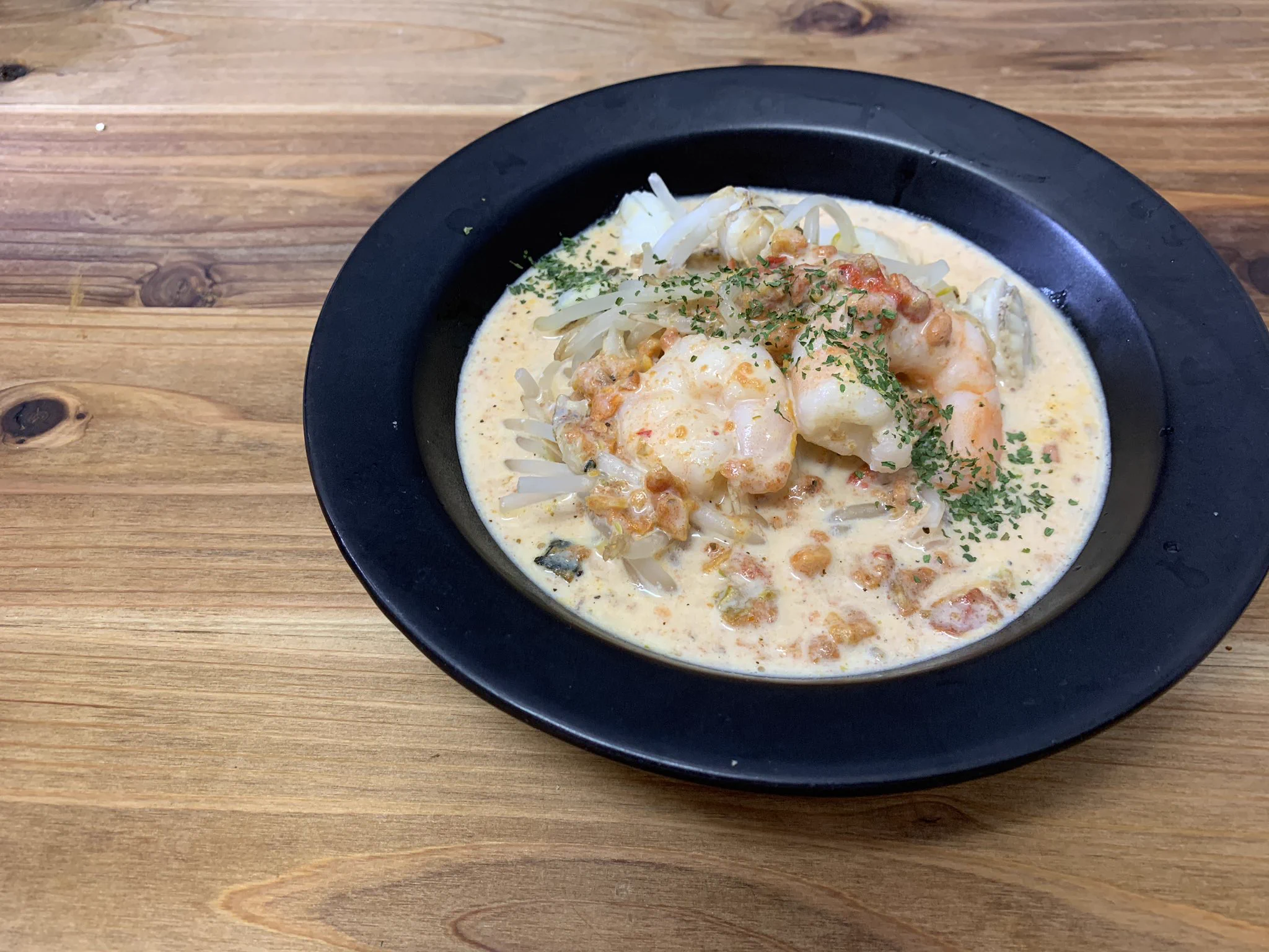 脳が混乱するほど美味い！痩せるズボラ飯「えびのトマトクリームもやしパスタ」!!
