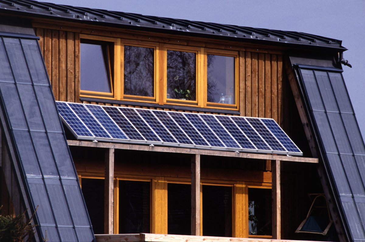 Unión Española Fotovoltaica (UNEF) tweet media