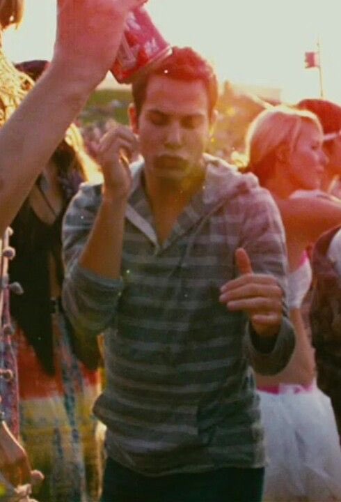 PitchPerfectFR's tweet photo. Un joyeux anniversaire à @skylarastin qui a 33 ans aujourd’hui ! 💙 https://t.co/WMxQNsz4AS
