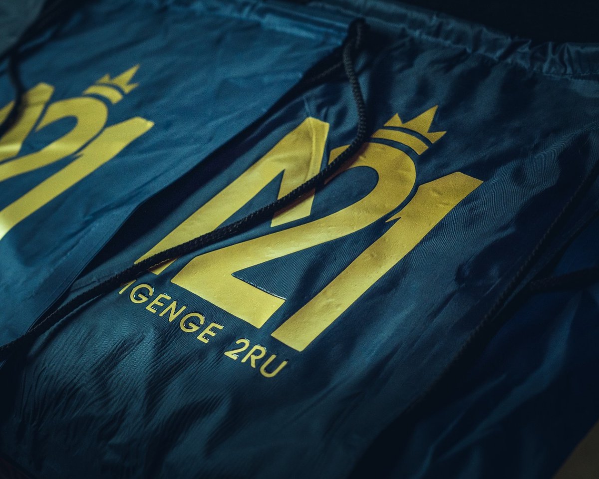 Noninimgenge2ru's tweet photo. Check out our training bags,snap backs, t-shirts, hoodies, Mugs, Masks on the official page @Mgenge2RuMerch chukulia Hoodie ya White ama black &amp; that's your ticket for my Exclusive #Mgenge2Ru listening party plus Free Album Download on @turnappmusic https://t.co/f7k6eYjZpw