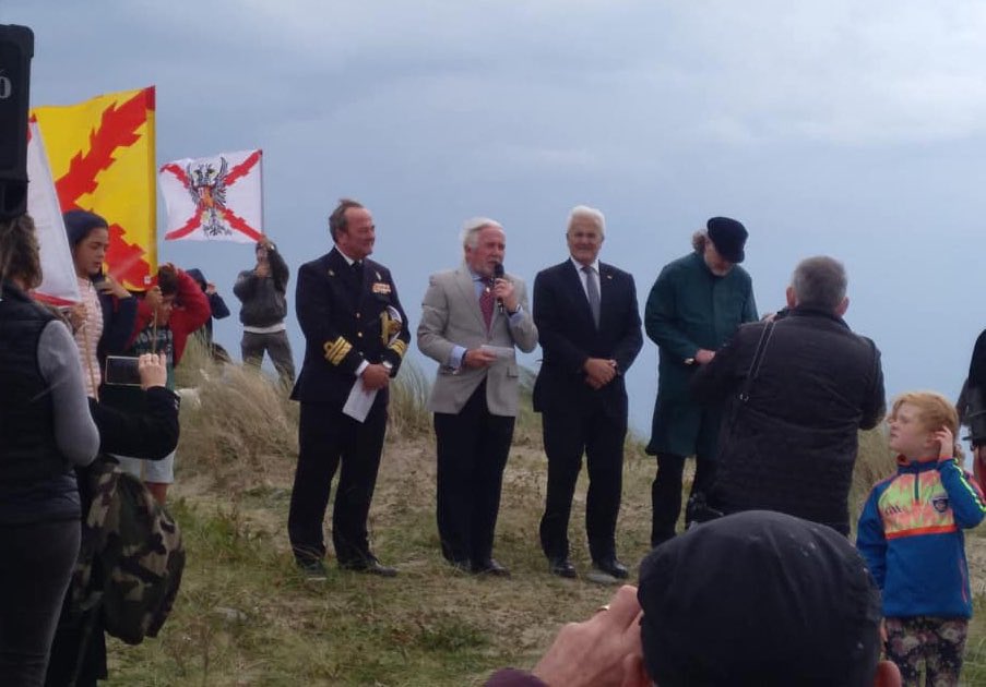 stopleyendaneg1's tweet photo. Sabías que..? Todos los años por estas fechas Irlanda rinde homenaje a la Gran Armada Española, que intentó liberar a los irlandeses del yugo inglés. El pueblo de Grange se engalana con banderas de España para recordar a los marinos españoles caídos. https://t.co/govj8P4tZN