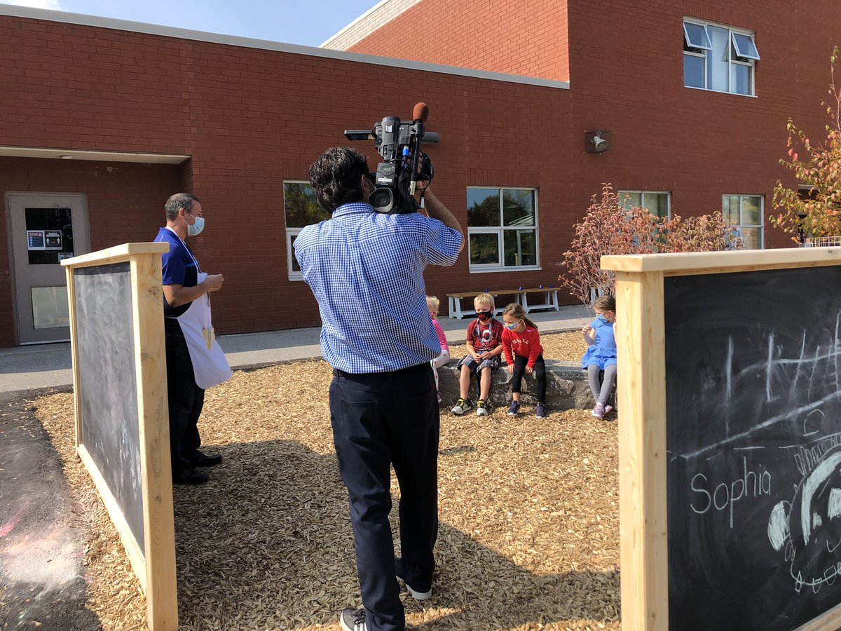 SMCDSB_SBE's tweet photo. An exciting day for our students yesterday as CTV News Barrie filmed our students engaged in learning in our beautiful outdoor spaces. Some behind the scenes footage. https://t.co/qKApiBybfB