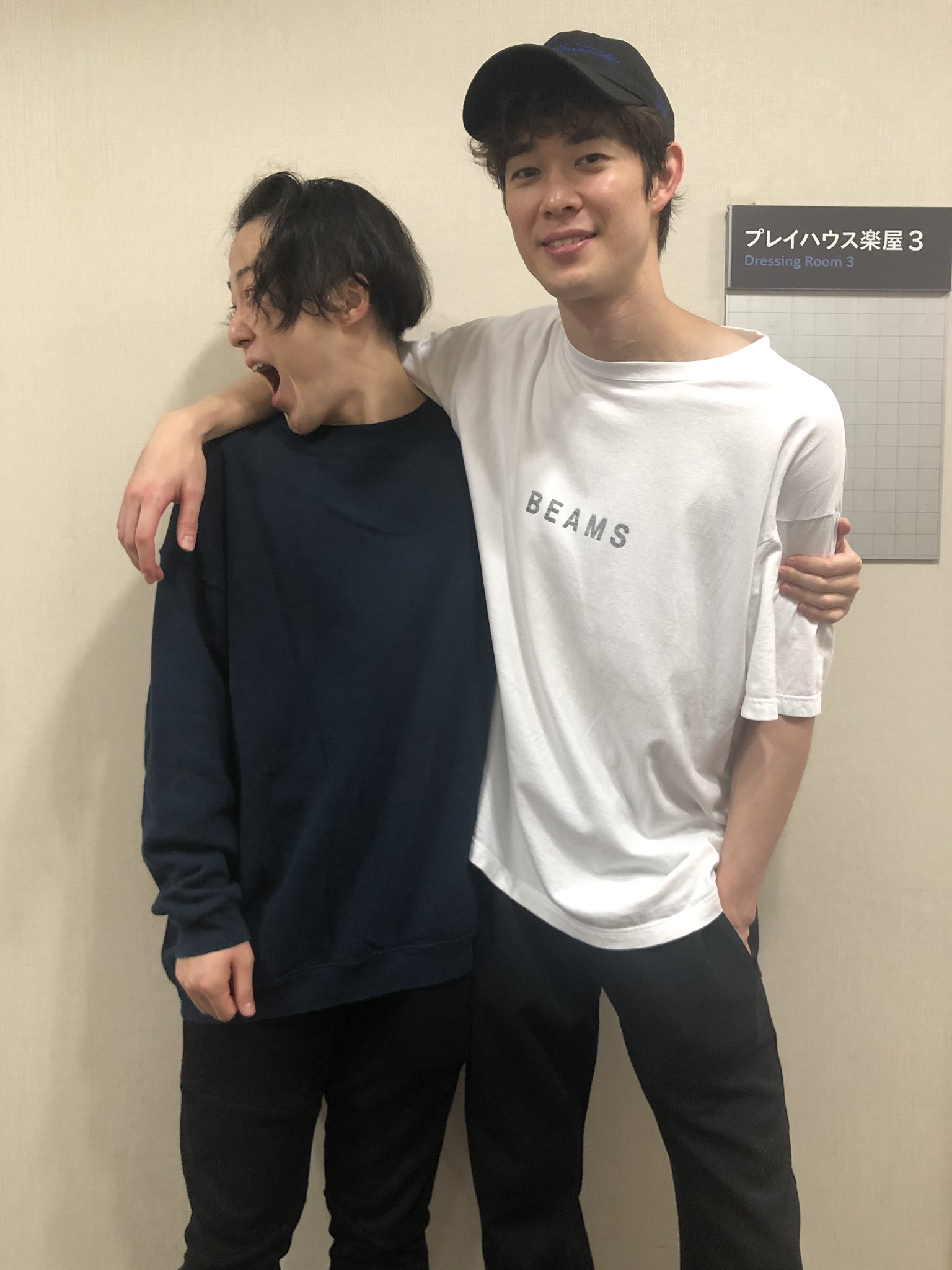 宮沢氷魚オフィシャル ボクの穴 彼の穴 無事千穐楽を迎えることができました ご来場いただいた皆様 配信をご覧になっていただいた皆様ありがとうございました これからも応援よろしくお願いします 宮沢氷魚オフィシャル ボクの穴 彼の穴 無事千穐楽を迎えることができました ご来場いただいた皆様 配信をご覧になっていただいた皆様ありがとうございました これからも応援よろしくお願いします