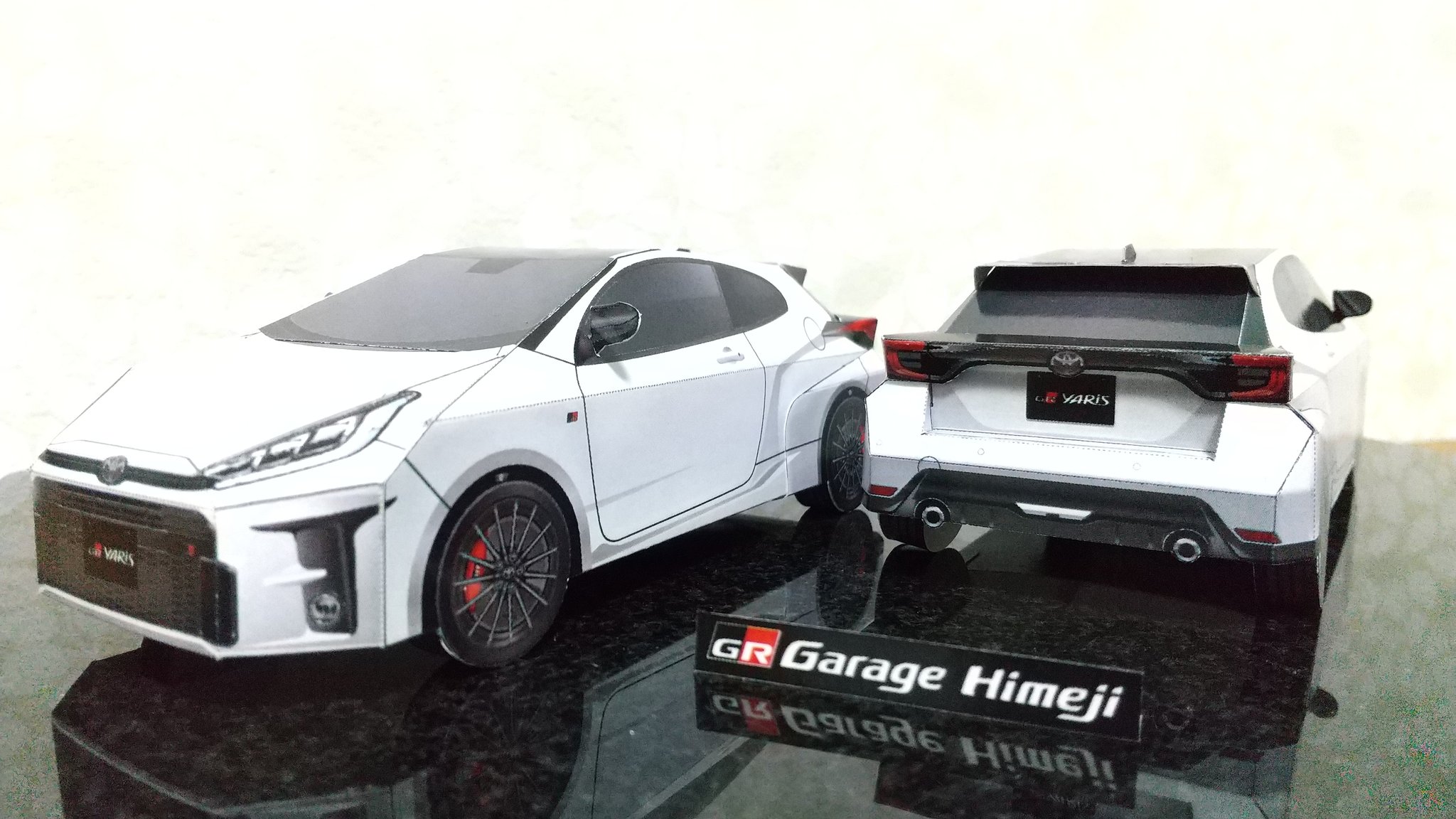 よし ペーパークラフト בטוויטר トヨタ Gr ヤリス トヨタカローラ姫路 さんのホームページで公開されているペーパークラフトです 追加でもう1台作ってみました Twitterを見ていると他にも組み立てた方もいらっしゃいますね カッコいいです