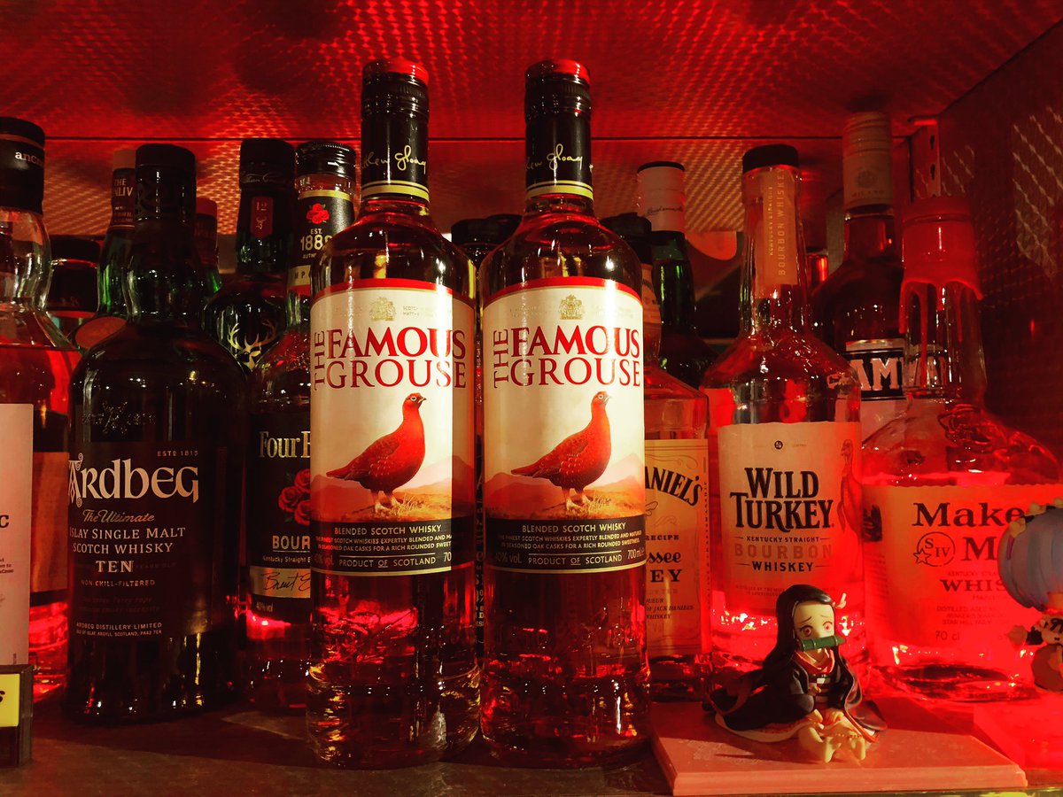 Bar Mugen フェイマスがまたmugenに帰ってきました 天気は悪いですがmugen3連休明けで元気です 本日2人でお待ちしてます Bar Mugen 東京都杉並区高円寺南3 58 17 プラザusaビルb1 営業時間 21 00 4 00 定休日 日曜日 Barmugen アニメバー 高円寺