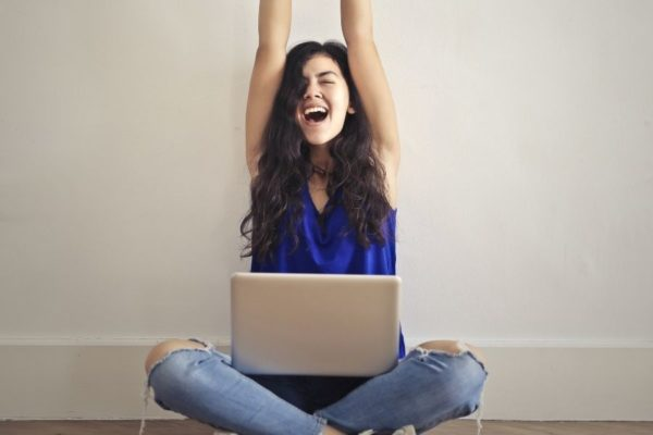 MicheleAndrome1's tweet photo. Helping People vs. Helping People Succeed
A recent community job ad sought someone with a ‘passion for helping people’. This seems obvious. If a member has problems, a community... #communitymanagement #onlinecommunities #onlinecommunity
https://t.co/H3eMjQB6ZG https://t.co/b6aVDqL2Fb