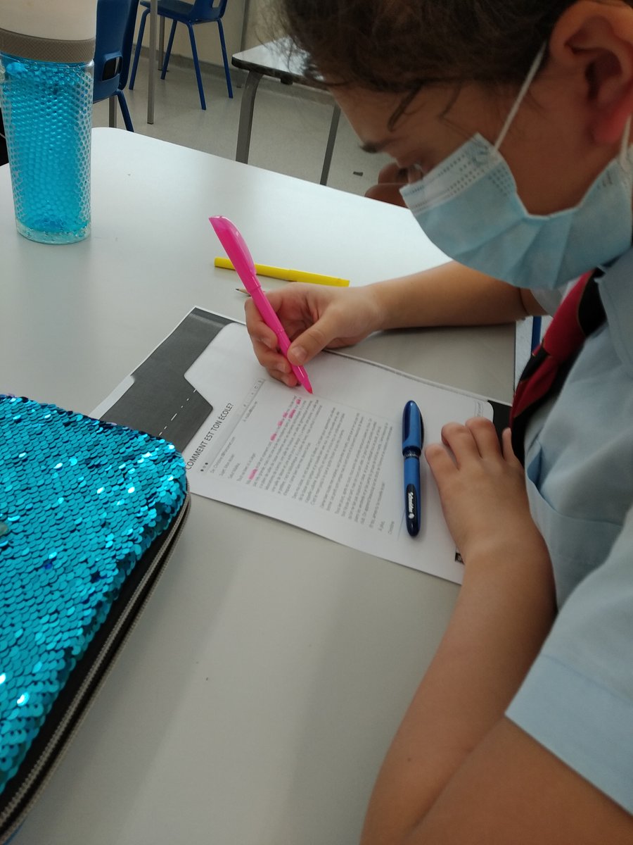 mflteacherwill1's tweet photo. Really enjoyed my learning walk in G8 French and Spanish today. I don't teach them this year but good habits are still being used (here a students is highlighting words she doesn't know to look up later!)
#WeRGIS #GemsInternationalSchool #Grade8 #LanguageAcquistion #GoodPractice https://t.co/ynpIakr77n