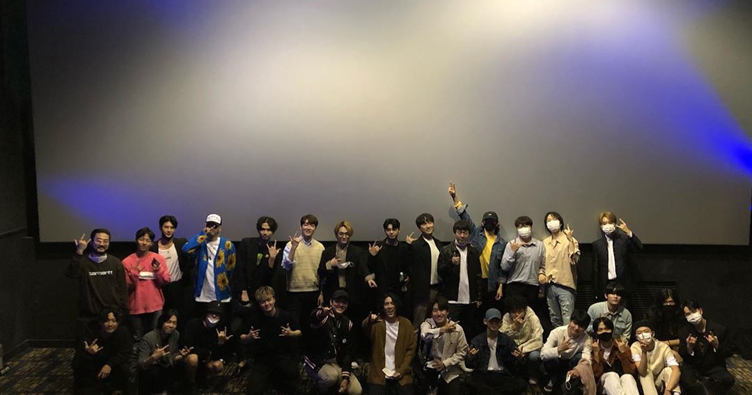 junhaera's tweet photo. freaking reunion 29/53 of superband friends https://t.co/3yb8ThJfLT