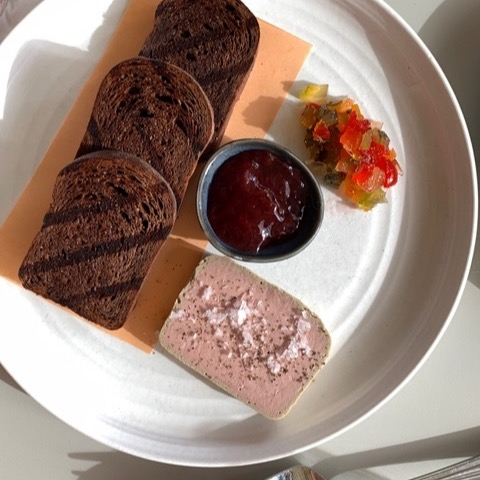 redbird_atl's tweet photo. chicken liver pate // fruits preserved in mustard and grilled black bread
_____________________
#flyredbirdfly #redbird #atlantarestaurants #westside #atlanta #ATL #culinaryexperience #comeasyouare #foodlover #freespiritedc https://t.co/bbVnn8j08e