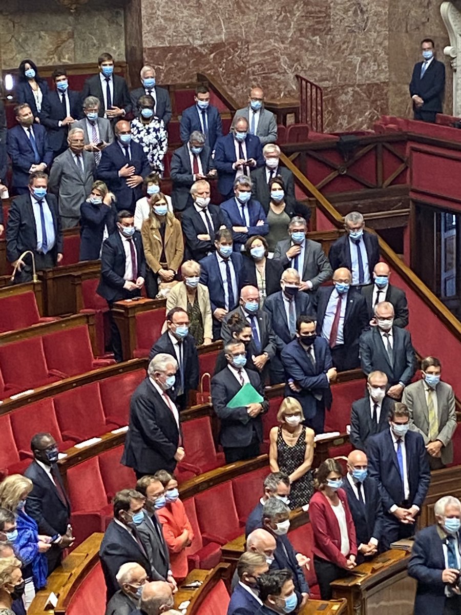 damienabad's tweet photo. Monsieur #Chirac, vous étiez un grand #Président, un grand ministre et un grand député. Vous siégerez désormais à l’Assemblee nationale pour l’éternité, et vous resterez à jamais dans le cœur des Français. #LR #DirectAN https://t.co/MiKOUzDeno