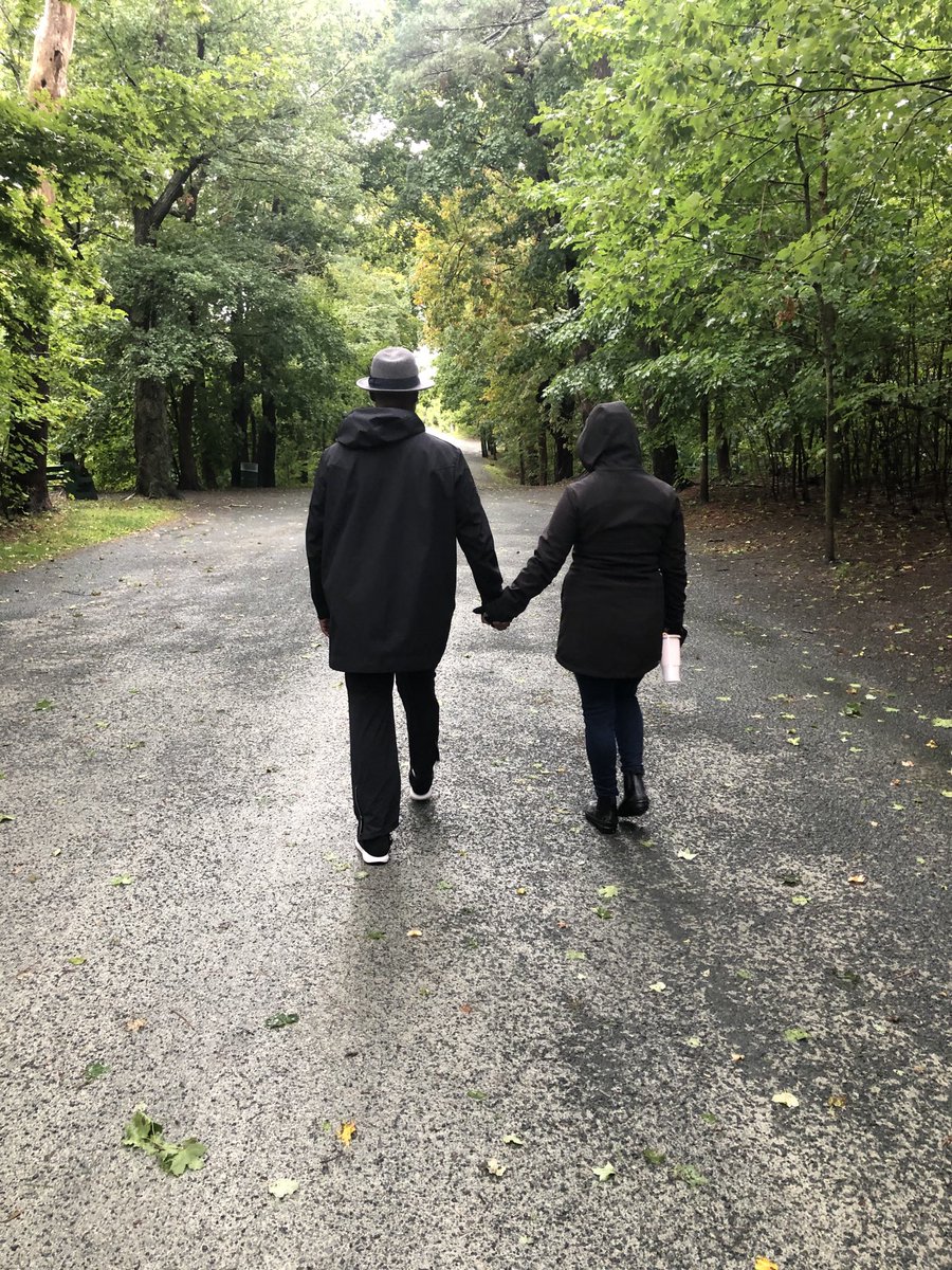 DrIvanJoseph's tweet photo. Nobody ever does anything alone. Surround yourself with people who build you up.  #HigherExpectations #PygmalionEffect.  #SelfConfidenceCoach. https://t.co/g6O5U6j5cp
