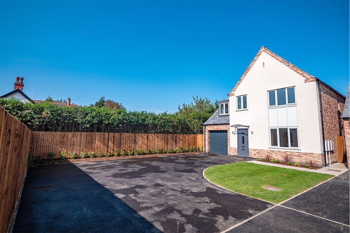 Join us for an OPEN DAY at our new Parman Court development in Saxilby this weekend! 🏡

📆 Saturday 26th September
⌚ 10am - 2pm
📍 3 Lincoln Rd, Saxilby, LN1 2NF

Book your appointment  📲 01522 682752 | info@homesbystirlin.com 

Find more info 👉 bit.ly/ParmanCourt