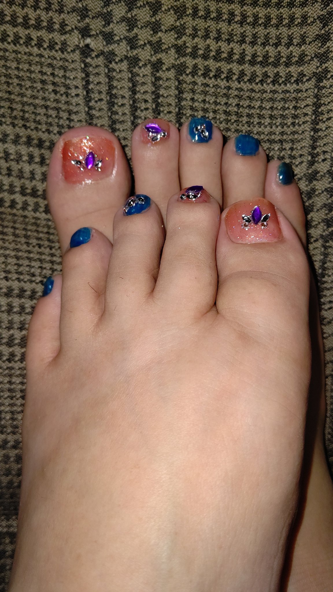 U G ユージ 先日お客様から頂いた物を使ってセルフフットネイル W ネイル フットネイル ペティキュア ネイルデザイン ネイルシール セルフフットネイル 女装 女装男子 ｂ面 T Co Ihgg4en8yg Twitter