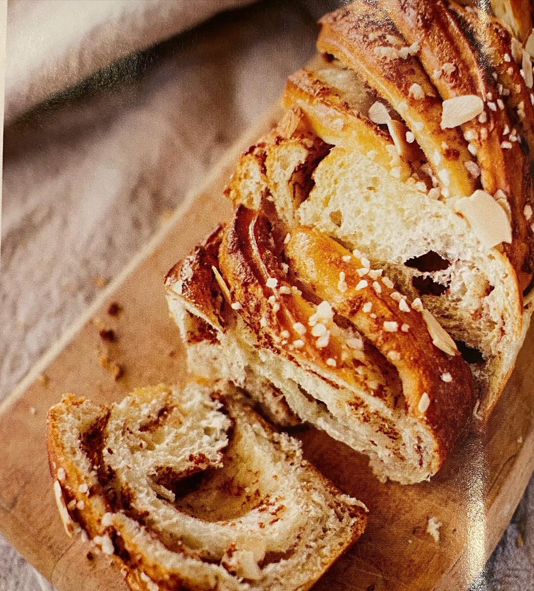 jennoblekelly's tweet photo. .@thelocalpalate’s “Southern Travel Roundup” visits @lafarmbakery where Lionel Vatinet’s babka &amp; bacon brioche are made with NC wheat 🌾 👏 

#thelocalpalate #lafarmbakery https://t.co/jKaqItQTi8