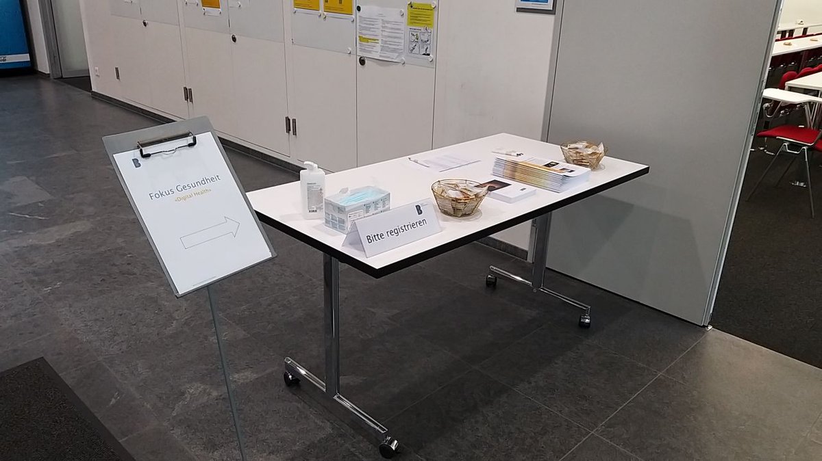 FP_Robotics's tweet image. Gestern fand die Veranstaltung «Fokus Gesundheit» Digital Health von BFH Gesundheit statt. Der CFO von F&P Robotics, Michael Früh, hielt einen Vortrag zum Thema Robotik im Gesundheitswesen
linkedin.com/feed/update/ur…
#digitalhealth #healthcare #innovation #robotics #engineering