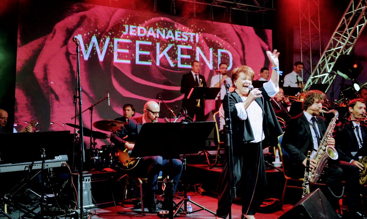 weekendmedia's tweet photo. Kako nam je dobro bilo! Do sljedećeg #WeekendMediaFestival prisjetimo se druženja, partija i predavanja koji nam ove godine itekako nedostaju. 💚#weekend #iloveweekend https://t.co/RNi6i9ox06