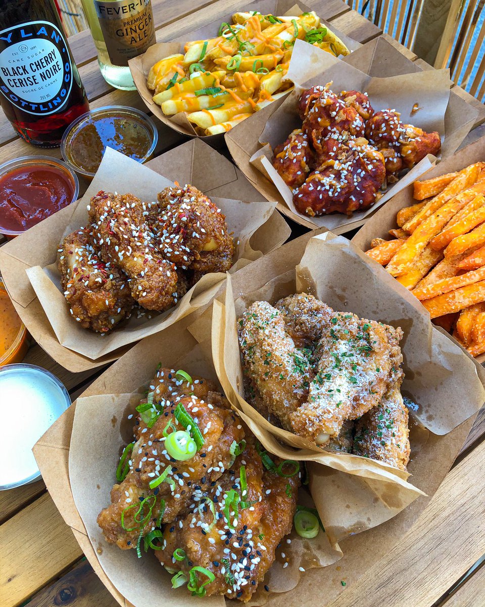 ImperatriceWu's tweet photo. 🥵🥵🥵 la femme la + heureuse au monde  

📍Wings and Chill (75011) https://t.co/l23skwnqqw