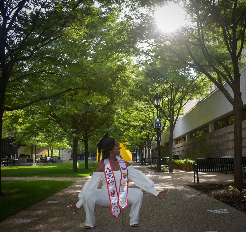 shotinmywebb's tweet photo. Graduations shoot - A thread https://t.co/mrsKFYibiT