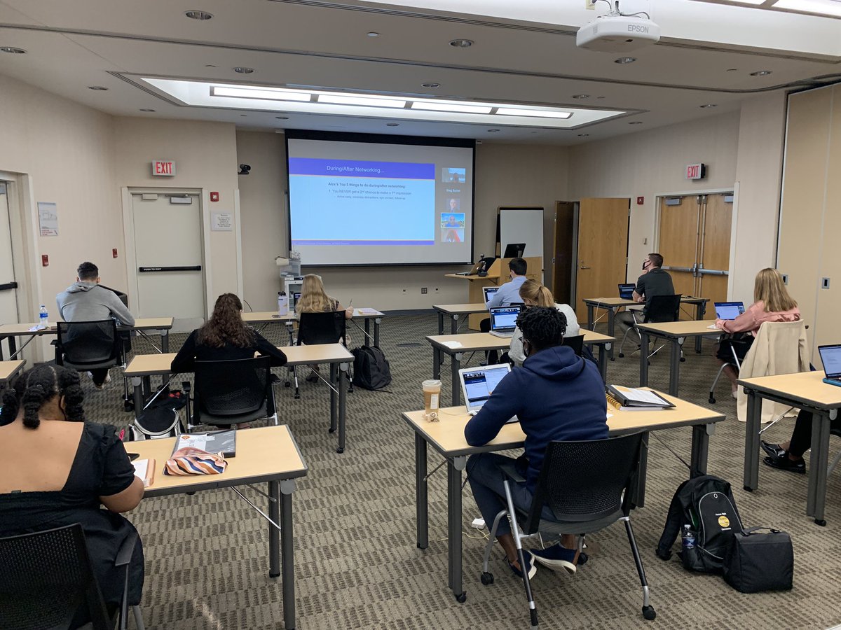 CSLatVCU's tweet photo. Up early for our annual networking seminar.   Appreciate Alex DerHovhanessian sharing best practices and tips with our students who will be networking with our alumni throughout the month of October. https://t.co/O6XwNLR1bH